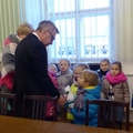 Przedszkolaki ze świąteczną wizytą u burmistrza