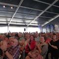 publiczność na benefisie Ogórka